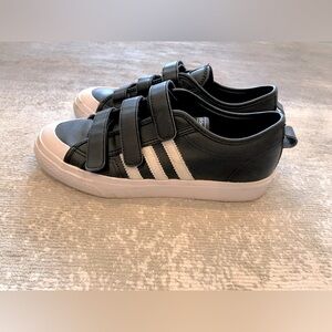 Adidas Nizza Velcro Sneaker Big Kid Size 5.5